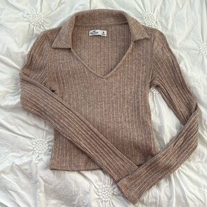 Hollister Collared V Neck, size M